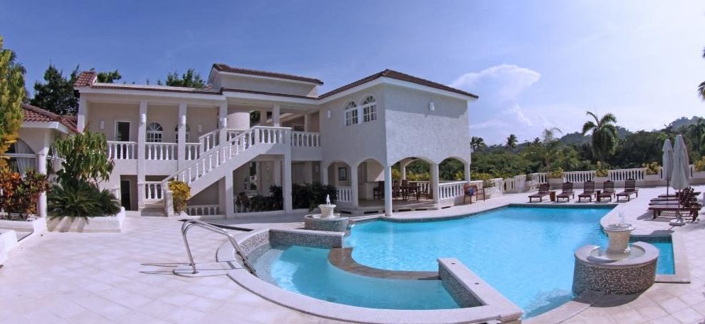Connect with Nature: Get Luxury Aruba Vacation Rentals