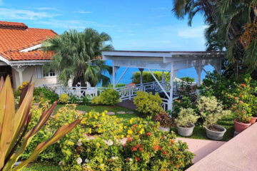 Best places to stay in Tobago with affordable self catering accommodation, tropical gardens and stunning ocean views.
